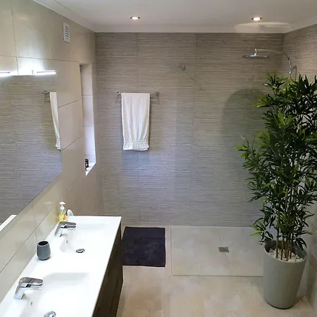 Prázdninový dům Luxurioese - Privater Pool Und Schoener Garten By Interhome