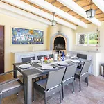 Дом отдыха Luxurioese - Privater Pool Und Schoener Garten By Interhome