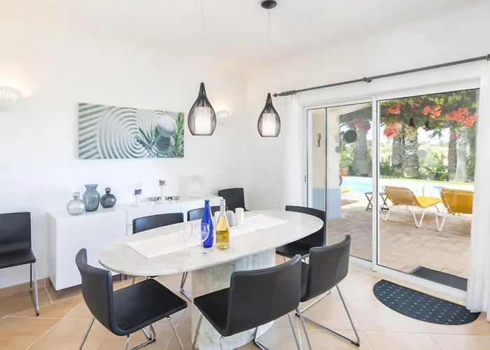 Luxurioese - Privater Pool Und Schoener Garten By Interhome Estômbar