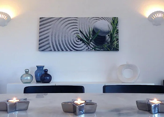 Nyaraló Luxurioese - Privater Pool Und Schoener Garten By Interhome Estômbar