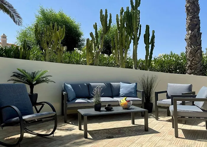 Luxurioese - Privater Pool Und Schoener Garten By Interhome Estômbar