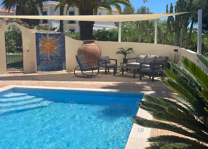 Luxurioese - Privater Pool Und Schoener Garten By Interhome Estômbar